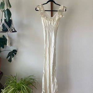 VINTAGE nightgown.